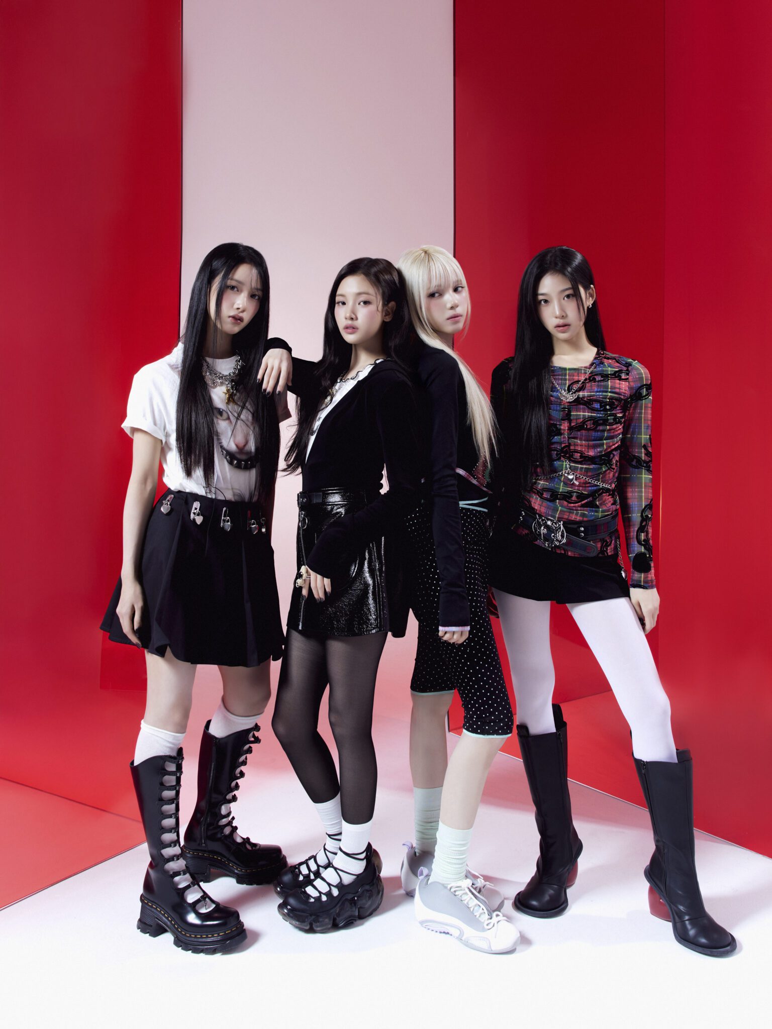 韓國女團Baby DONT Cry 拍攝MV吃蟲子吊鋼絲卻覺得異常有趣- 睿傳媒Rightmedia, image size:1536x2048